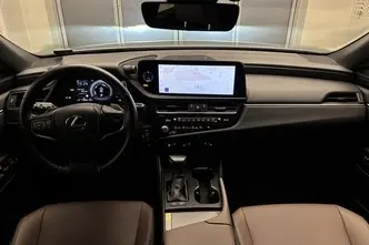 Lexus ES 300, 2.5, 131 kW, hibridas, automatinė, priekiniai varomieji ratai