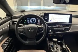 Lexus ES 300, 2.5, 131 kW, hibridas, automatinė, priekiniai varomieji ratai