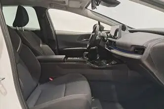 Toyota Prius, 2.0, 111 kW, uzlādējams hibrīds, automātiskā, priekšējā piedziņa