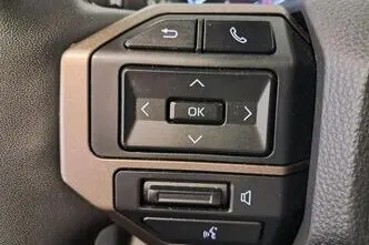 Toyota Land Cruiser, 2.8, 151 kW, dyzelinas, automatinė, visų varomųjų ratų pavara