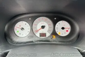 Renault Thalia, 1.1, 55 kW, benzinas, mechaninė, priekiniai varomieji ratai