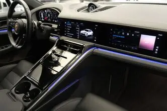 Porsche Panamera, 2.9, 224 kW, pistikhübriid, automaat, nelikvedu