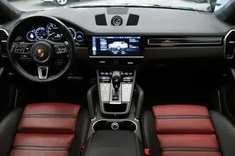 Porsche Cayenne, 4.0, 404 kW, hibridas, automatinė, visų varomųjų ratų pavara