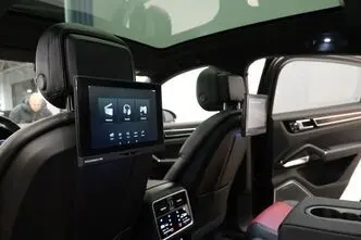 Porsche Cayenne, 4.0, 404 kW, hibridas, automatinė, visų varomųjų ratų pavara