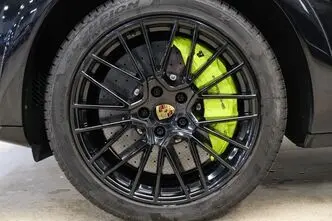 Porsche Cayenne, 4.0, 404 kW, hibridas, automatinė, visų varomųjų ratų pavara