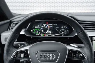 Audi e-tron, 300 kW, elekter, automaat, nelikvedu