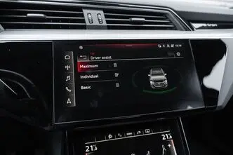 Audi e-tron, 300 kW, elekter, automaat, nelikvedu