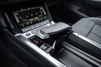 Audi e-tron, 300 kW, elekter, automaat, nelikvedu