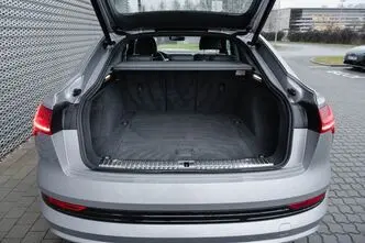 Audi e-tron, 300 kW, elekter, automaat, nelikvedu