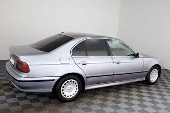 BMW 520, 2.0, 110 kW, petrol, manual, rear-wheel drive