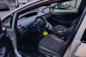Toyota Prius, 1.8, 73 kW, гибрид, автомат, передний привод