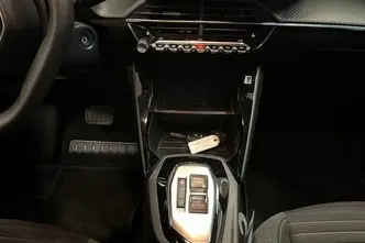 Peugeot 2008, 1.2, 96 kW, petrol, automatic, front-wheel drive