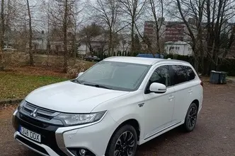 Mitsubishi Outlander, 2.0, 89 kW, plug-in hybrid, automatic, four-wheel drive