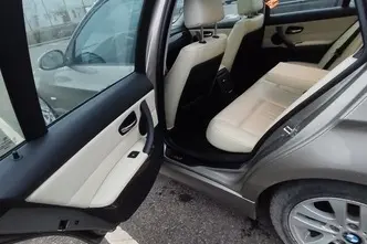 BMW 318, 2.0, 105 kW, petrol, automatic, rear-wheel drive