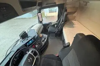 Mercedes-Benz Actros, 390 kW, diesel, automatic