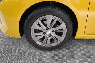 Peugeot 208, 1.2, 74 kW, bensiin, automaat, esivedu