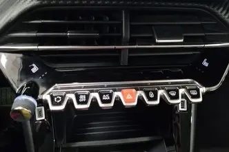 Peugeot 208, 1.2, 74 kW, bensiin, automaat, esivedu