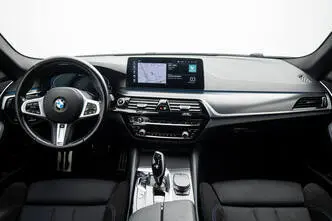 BMW 530, 2.0, 215 kW, автомат, полный привод