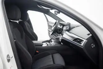 BMW 530, 2.0, 215 kW, автомат, полный привод