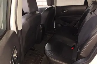 Nissan Qashqai, 1.6, 86 kW, petrol, manual, front-wheel drive