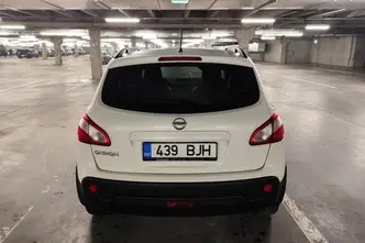 Nissan Qashqai, 1.6, 86 kW, petrol, manual, front-wheel drive
