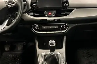 Hyundai i30, 1.5, 80 kW, bensiin, manuaal, esivedu