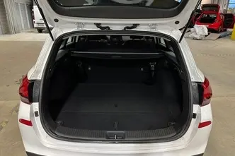 Hyundai i30, 1.5, 80 kW, bensiin, manuaal, esivedu