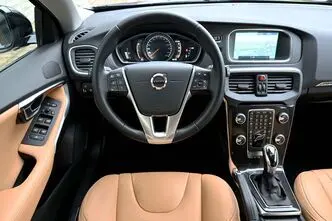 Volvo V40 Cross Country, 2.0, 88 kW, diisel, automaat, esivedu