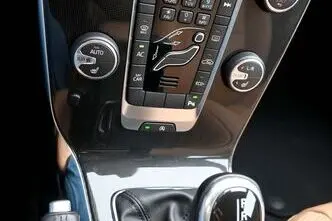 Volvo V40 Cross Country, 2.0, 88 kW, diisel, automaat, esivedu