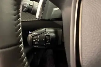 Peugeot 208, 1.2, 74 kW, bensiin, automaat, esivedu