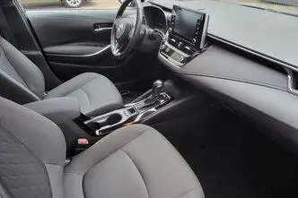 Toyota Corolla, 1.8, 72 kW, hybrid, automatic, front-wheel drive