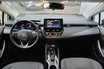 Toyota Corolla, 1.8, 72 kW, hybrid, automatic, front-wheel drive