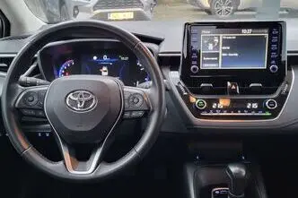 Toyota Corolla, 1.8, 72 kW, hybrid, automatic, front-wheel drive