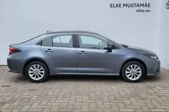 Toyota Corolla, 1.8, 72 kW, hybrid, automatic, front-wheel drive