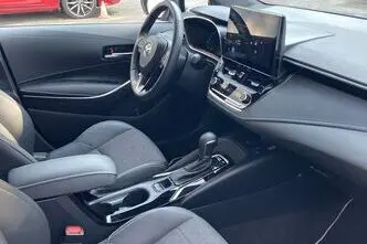 Toyota Corolla, 1.8, 72 kW, гибрид, автомат, передний привод