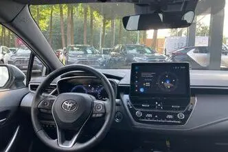 Toyota Corolla, 1.8, 72 kW, гибрид, автомат, передний привод