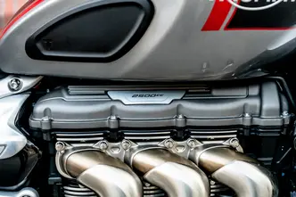 Triumph ROCKET 3 GT, 2.5, 122.8 kW, petrol, manual, rear-wheel drive