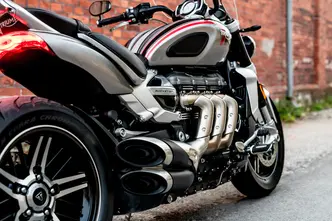 Triumph ROCKET 3 GT, 2.5, 122.8 kW, petrol, manual, rear-wheel drive
