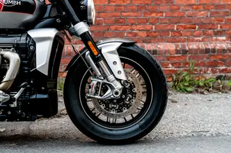 Triumph ROCKET 3 GT, 2.5, 122.8 kW, petrol, manual, rear-wheel drive