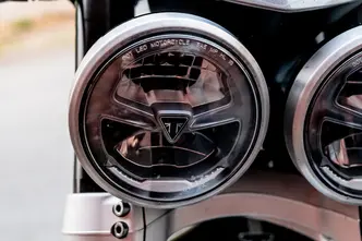 Triumph ROCKET 3 GT, 2.5, 122.8 kW, petrol, manual, rear-wheel drive