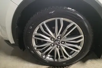 Toyota C-HR, 1.8, 72 kW, hübriid, automaat, esivedu