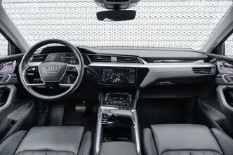 Audi e-tron, 300 kW, elekter, automaat, nelikvedu