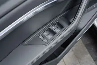 Audi e-tron, 300 kW, elekter, automaat, nelikvedu