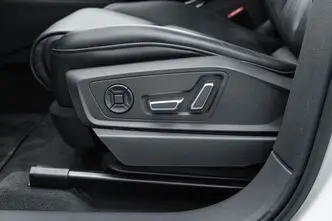 Audi e-tron, 300 kW, elekter, automaat, nelikvedu