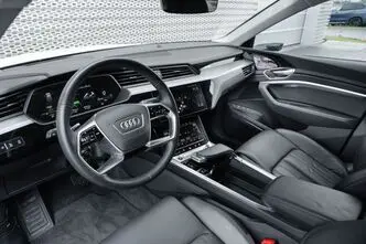 Audi e-tron, 300 kW, elekter, automaat, nelikvedu