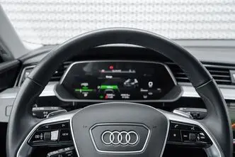 Audi e-tron, 300 kW, elekter, automaat, nelikvedu