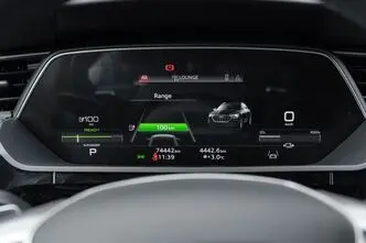 Audi e-tron, 300 kW, elekter, automaat, nelikvedu