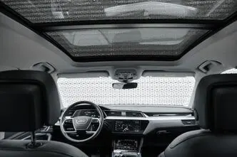 Audi e-tron, 300 kW, elekter, automaat, nelikvedu