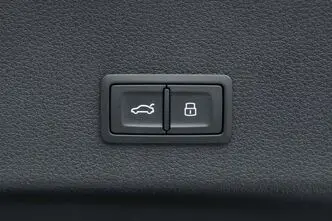 Audi e-tron, 300 kW, elekter, automaat, nelikvedu