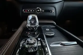 Volvo XC90, 2.0, 173 kW, гибрид, автомат, полный привод